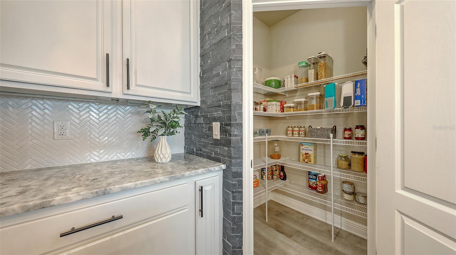 Image 11 of 60 For 2821 Oriole Drive