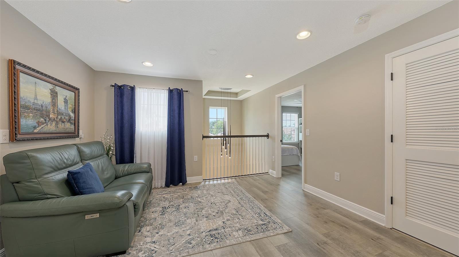 Image 32 of 60 For 2821 Oriole Drive