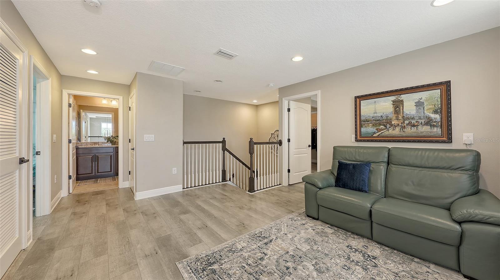 Image 34 of 60 For 2821 Oriole Drive