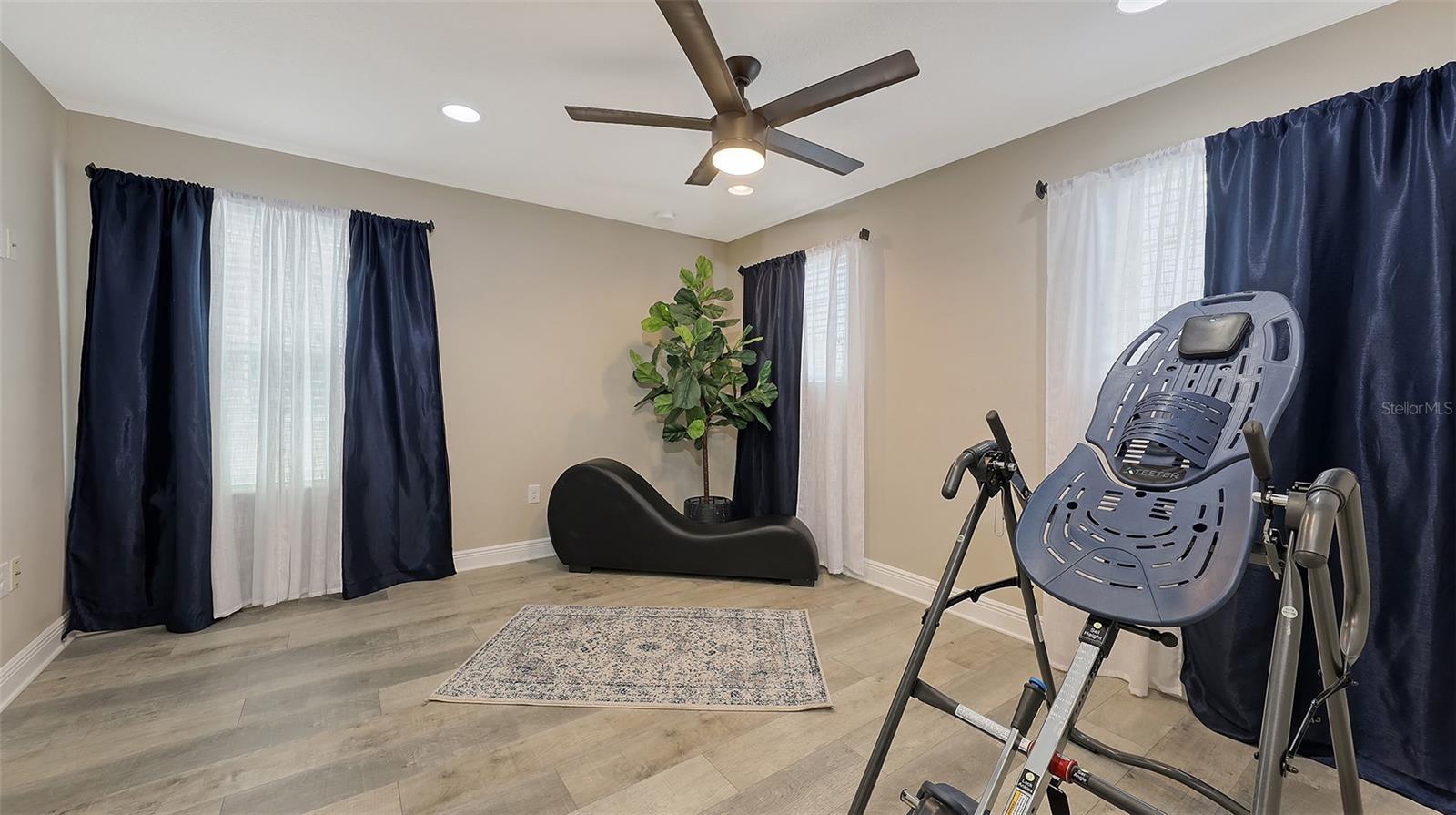 Image 40 of 60 For 2821 Oriole Drive