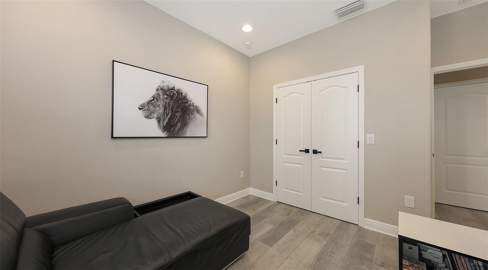 Image 5 of 60 For 2821 Oriole Drive