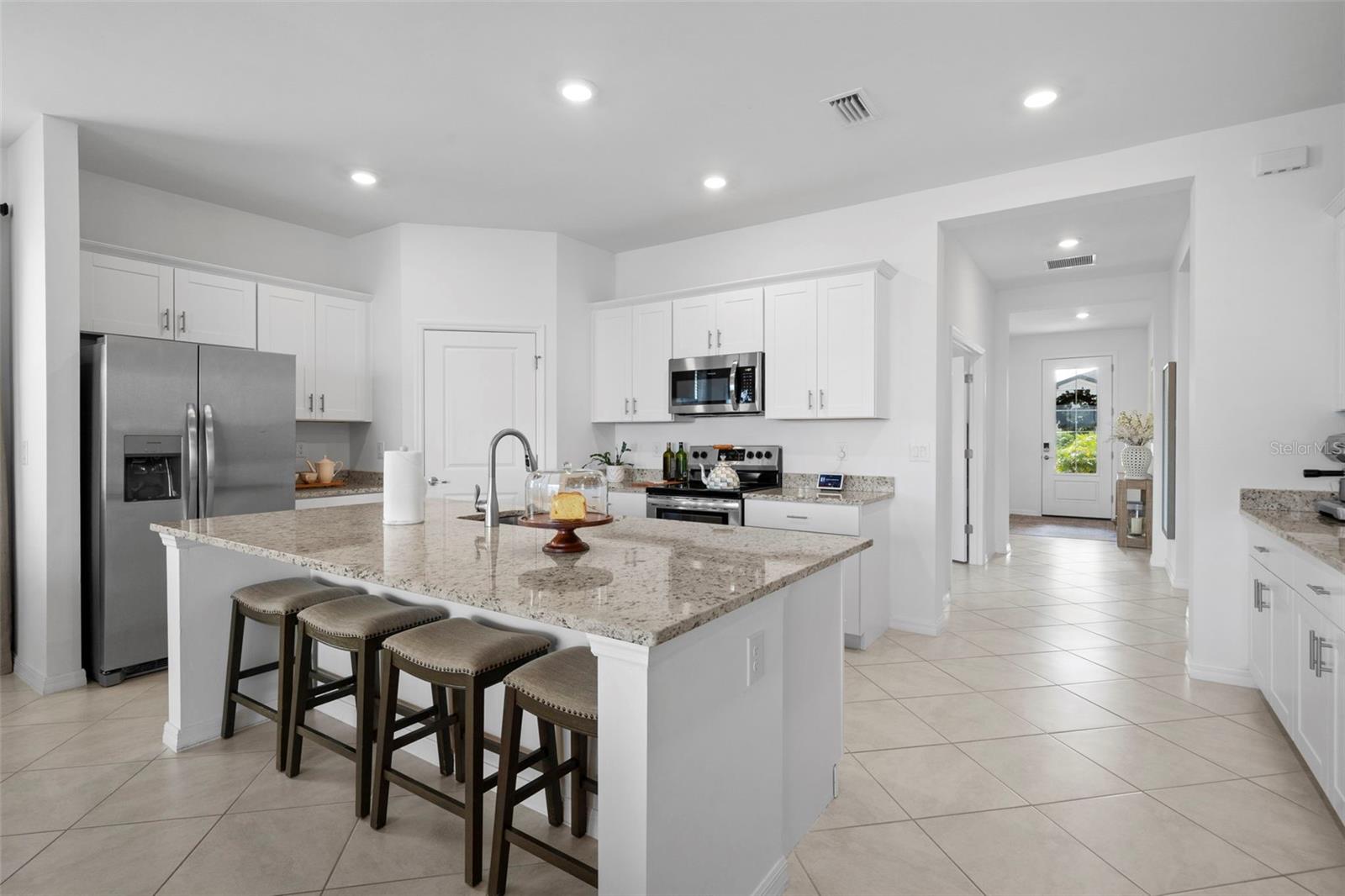 Image 4 of 37 For 1889 Saddlewood Circle