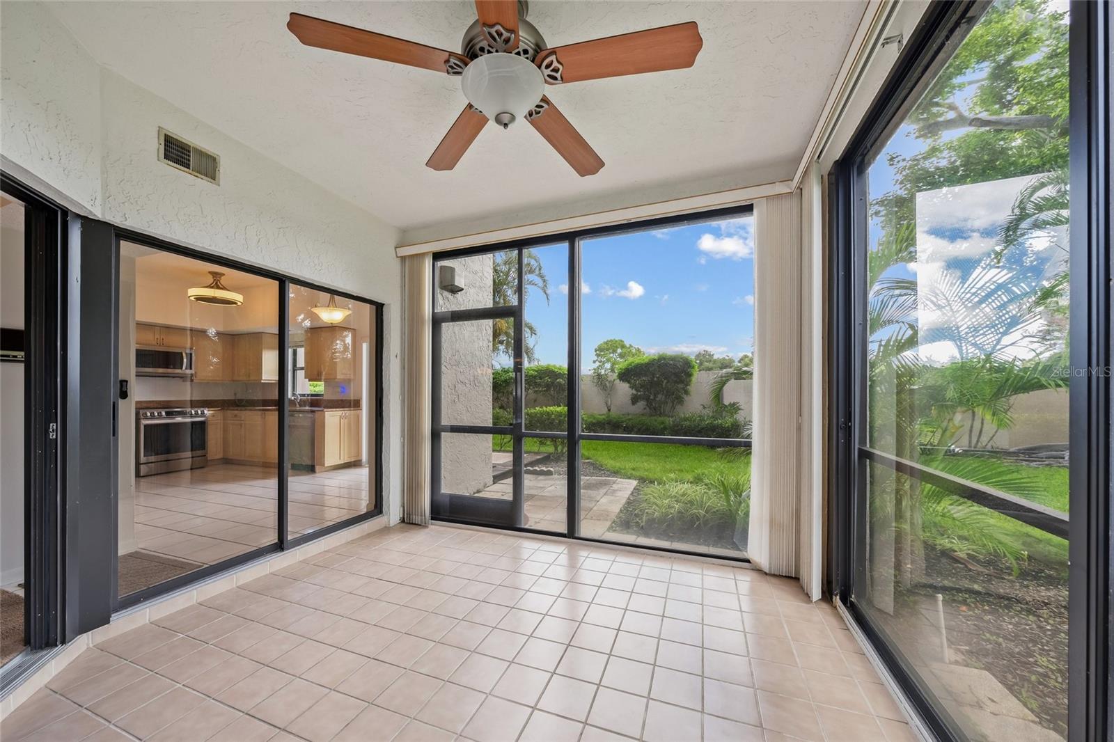 Image 40 of 55 For 1641 Starling Drive 103