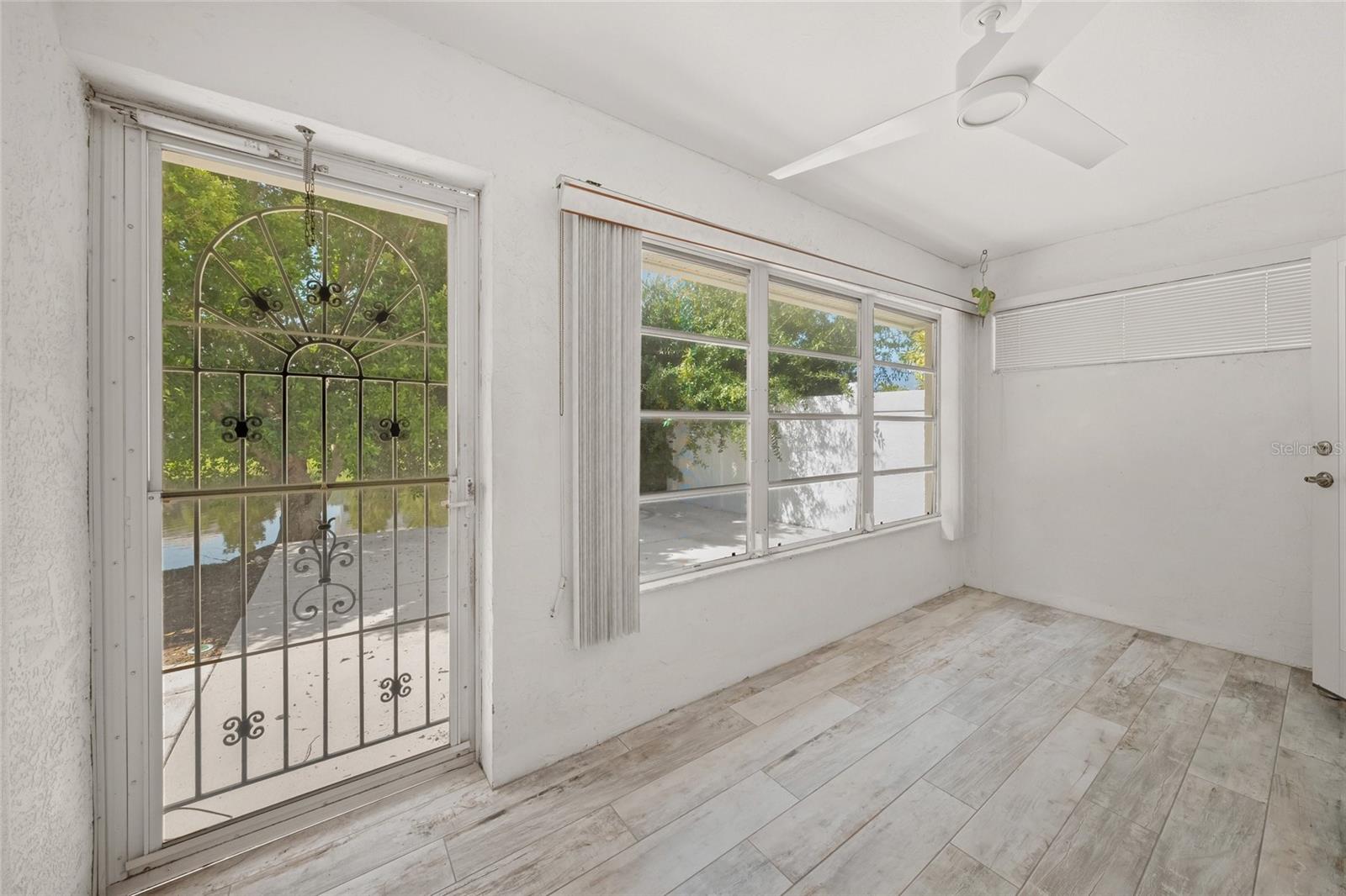 Image 6 of 49 For 5242 Old Ashwood Drive