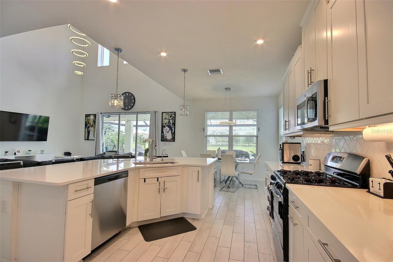 Image 19 of 72 For 10567 Piedra Dr