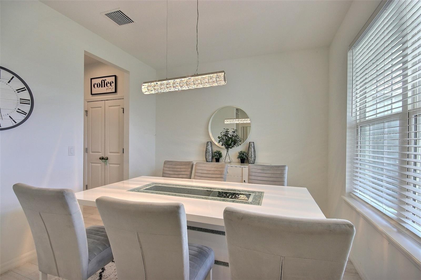 Image 8 of 72 For 10567 Piedra Dr