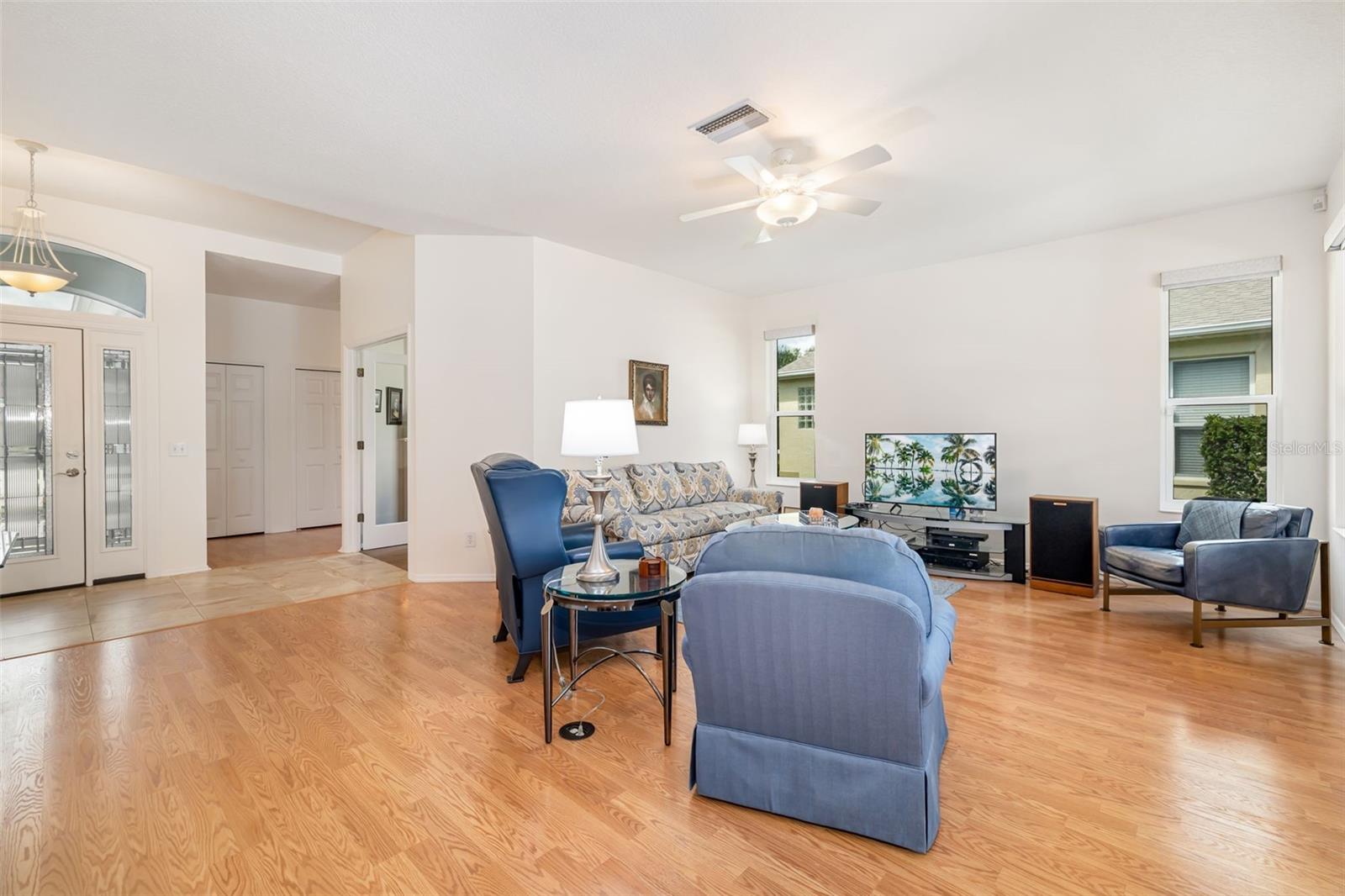 Image 10 of 39 For 7810 Castleisland Drive