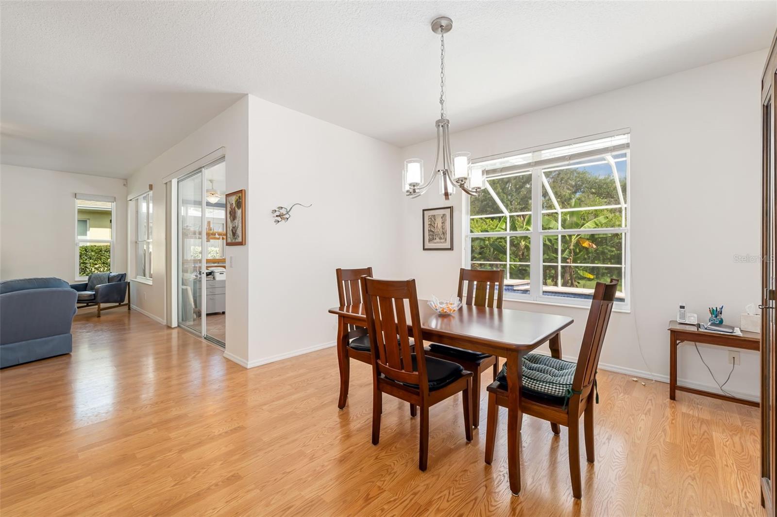 Image 12 of 39 For 7810 Castleisland Drive