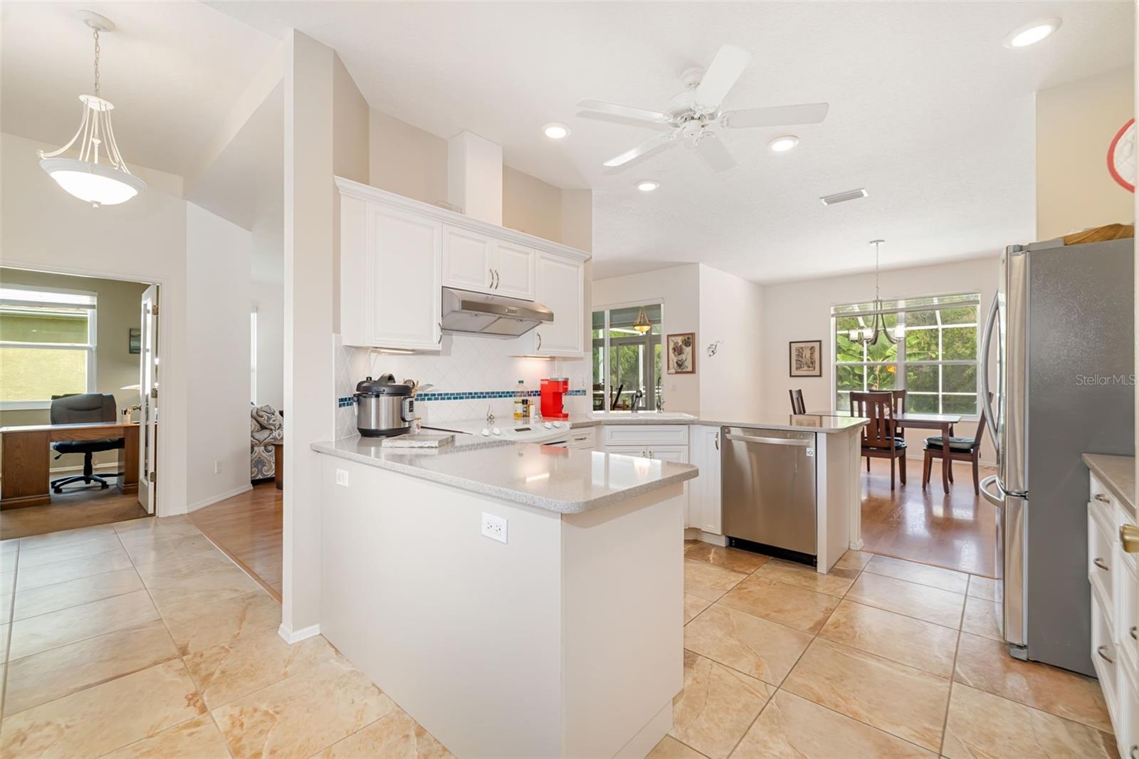 Image 17 of 39 For 7810 Castleisland Drive
