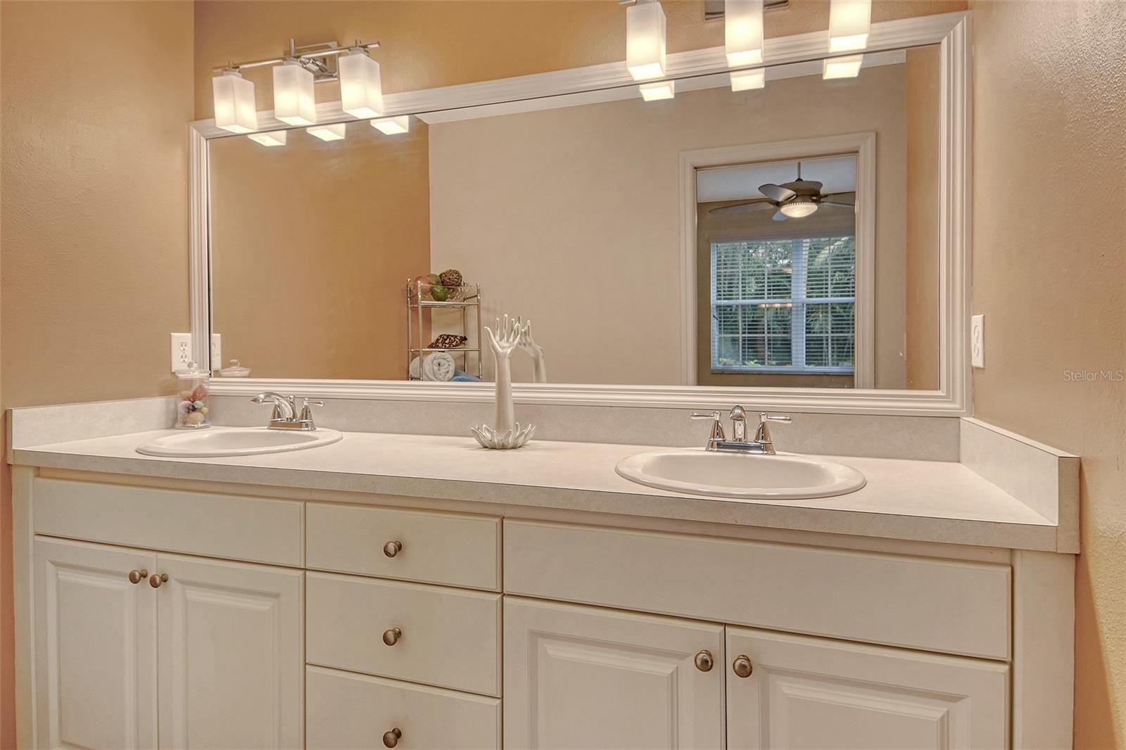 Image 23 of 70 For 4235 Castlebridge Lane 1210