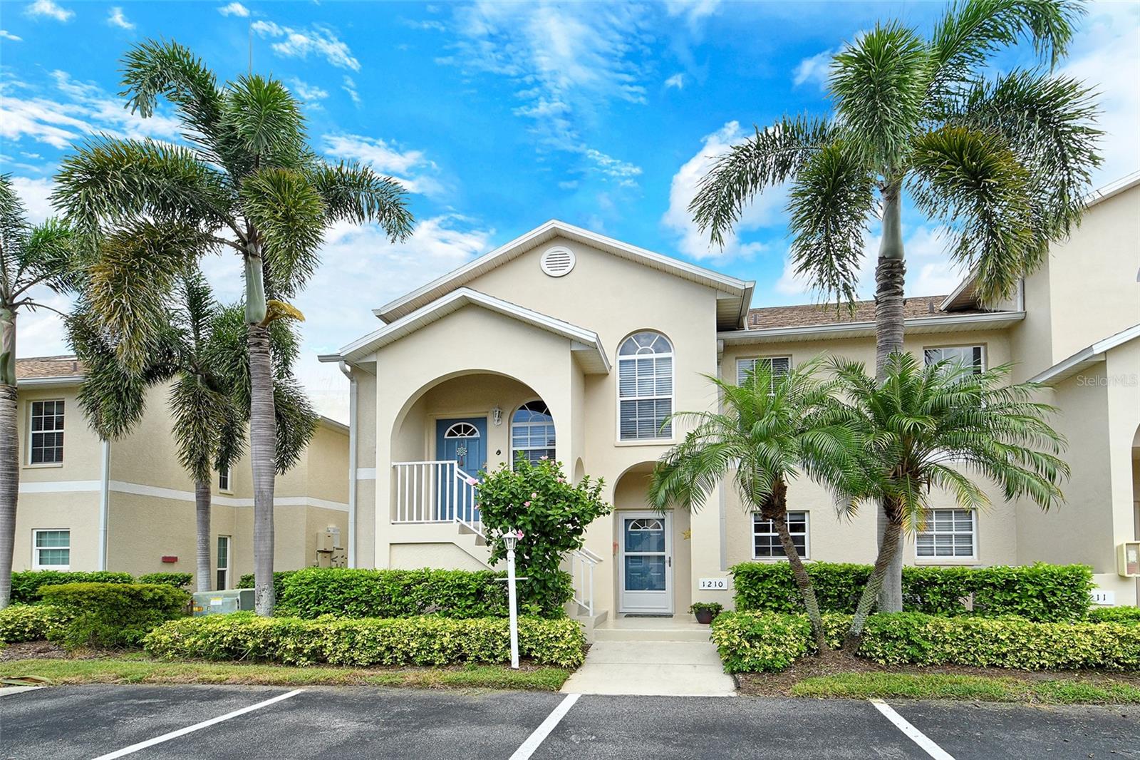 Image 3 of 70 For 4235 Castlebridge Lane 1210