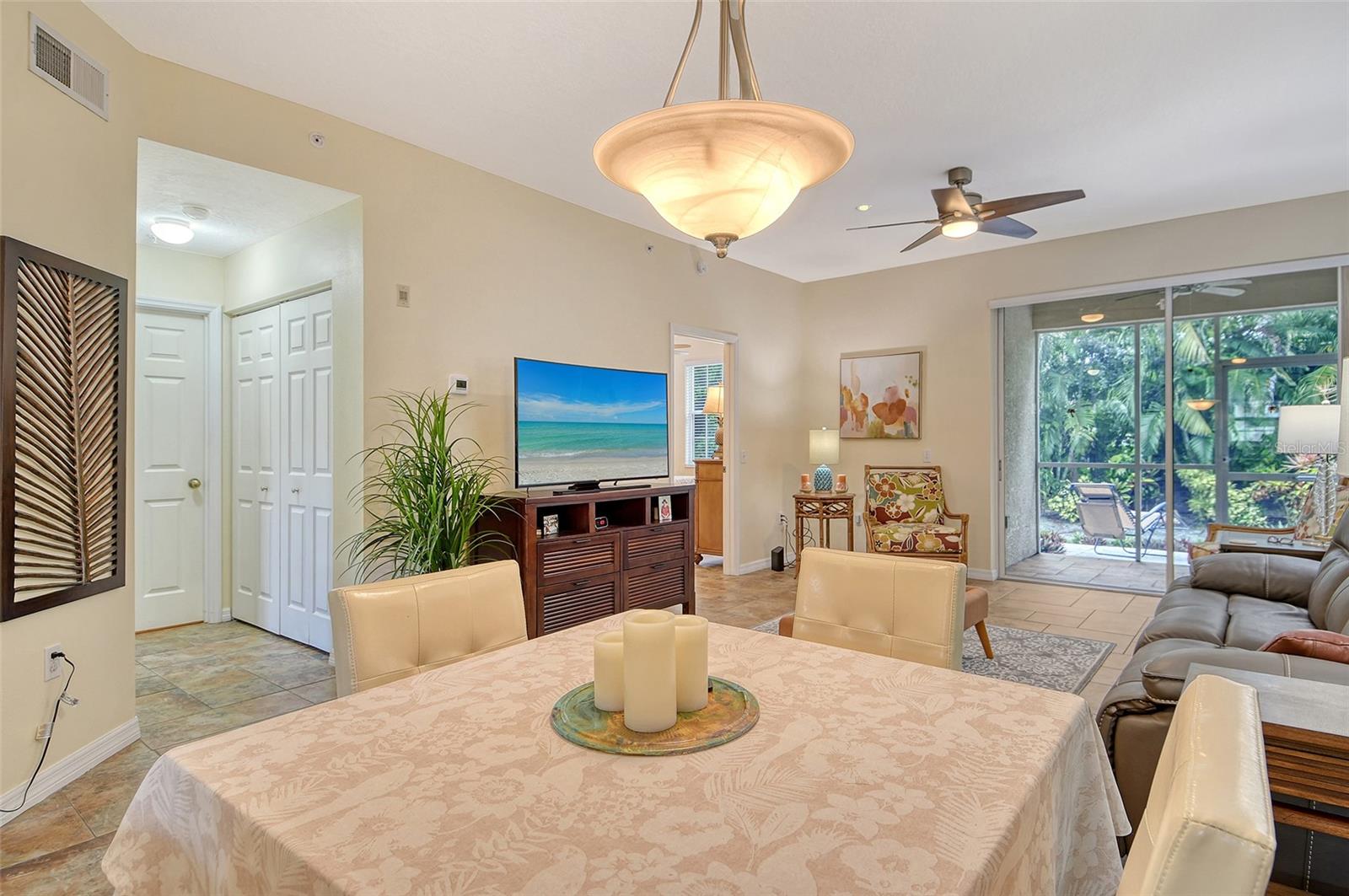 Image 7 of 70 For 4235 Castlebridge Lane 1210
