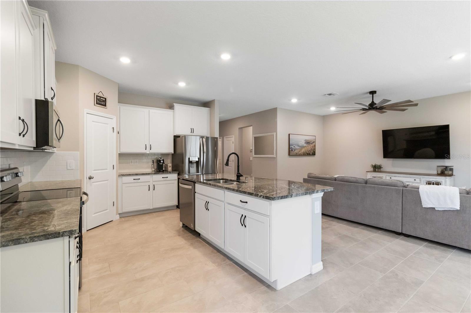 Image 12 of 43 For 2164 Midnight Pearl Drive