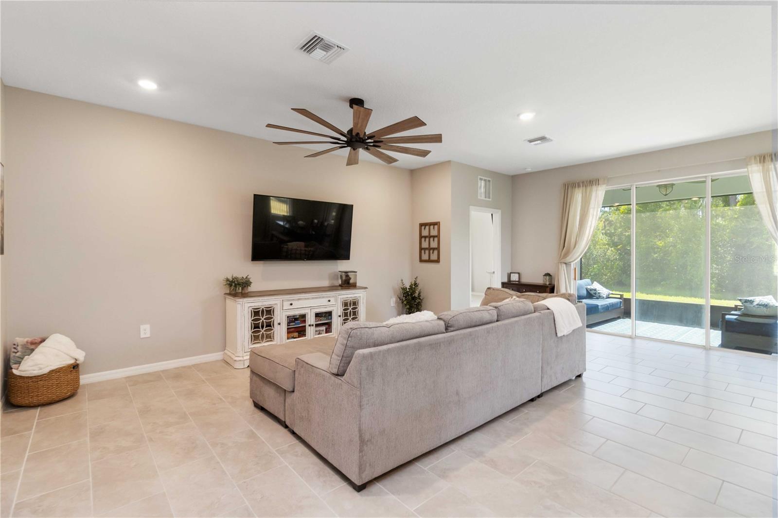 Image 6 of 43 For 2164 Midnight Pearl Drive
