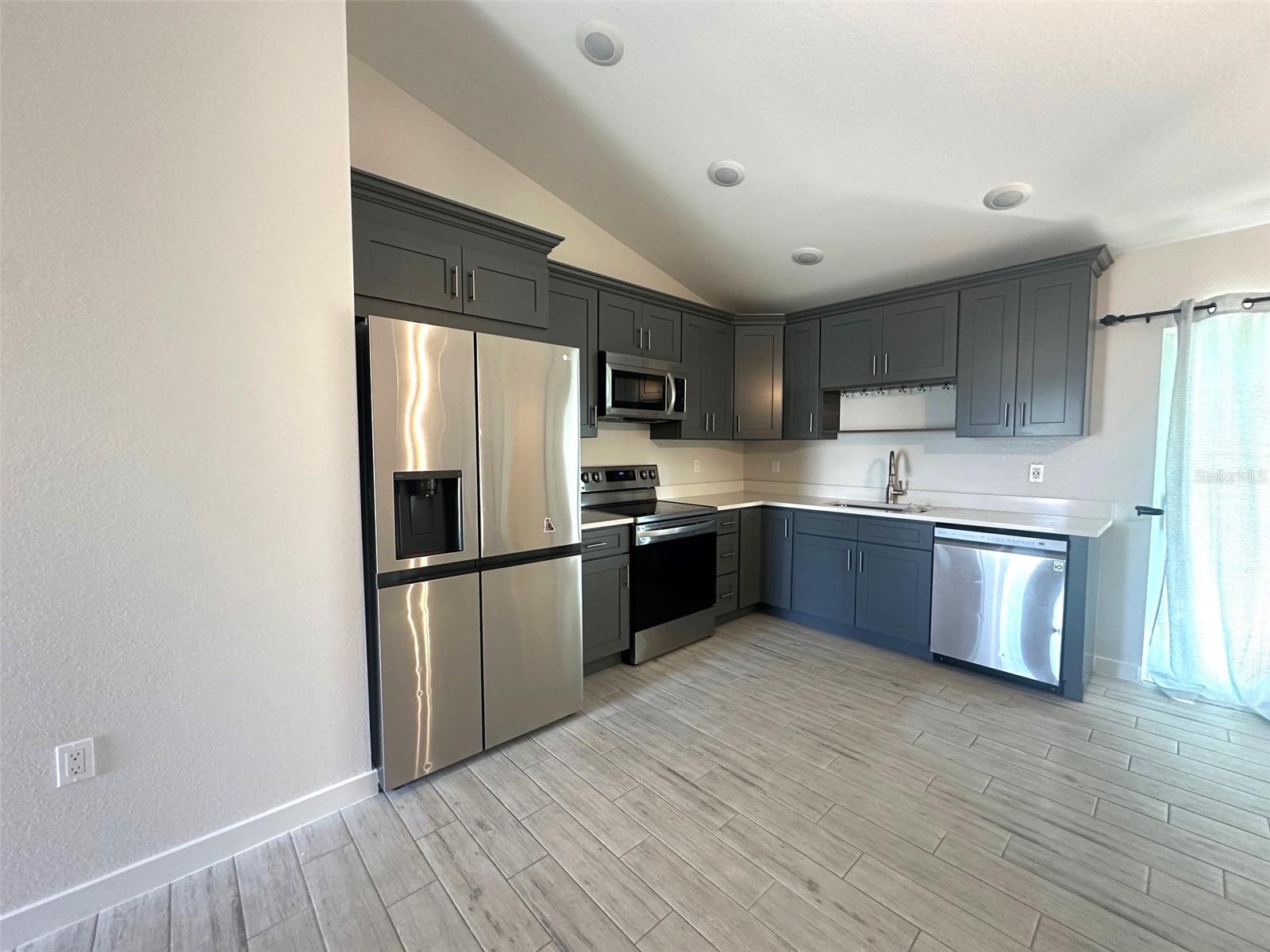 Image 2 of 9 For 334 Azalea Avenue Nw