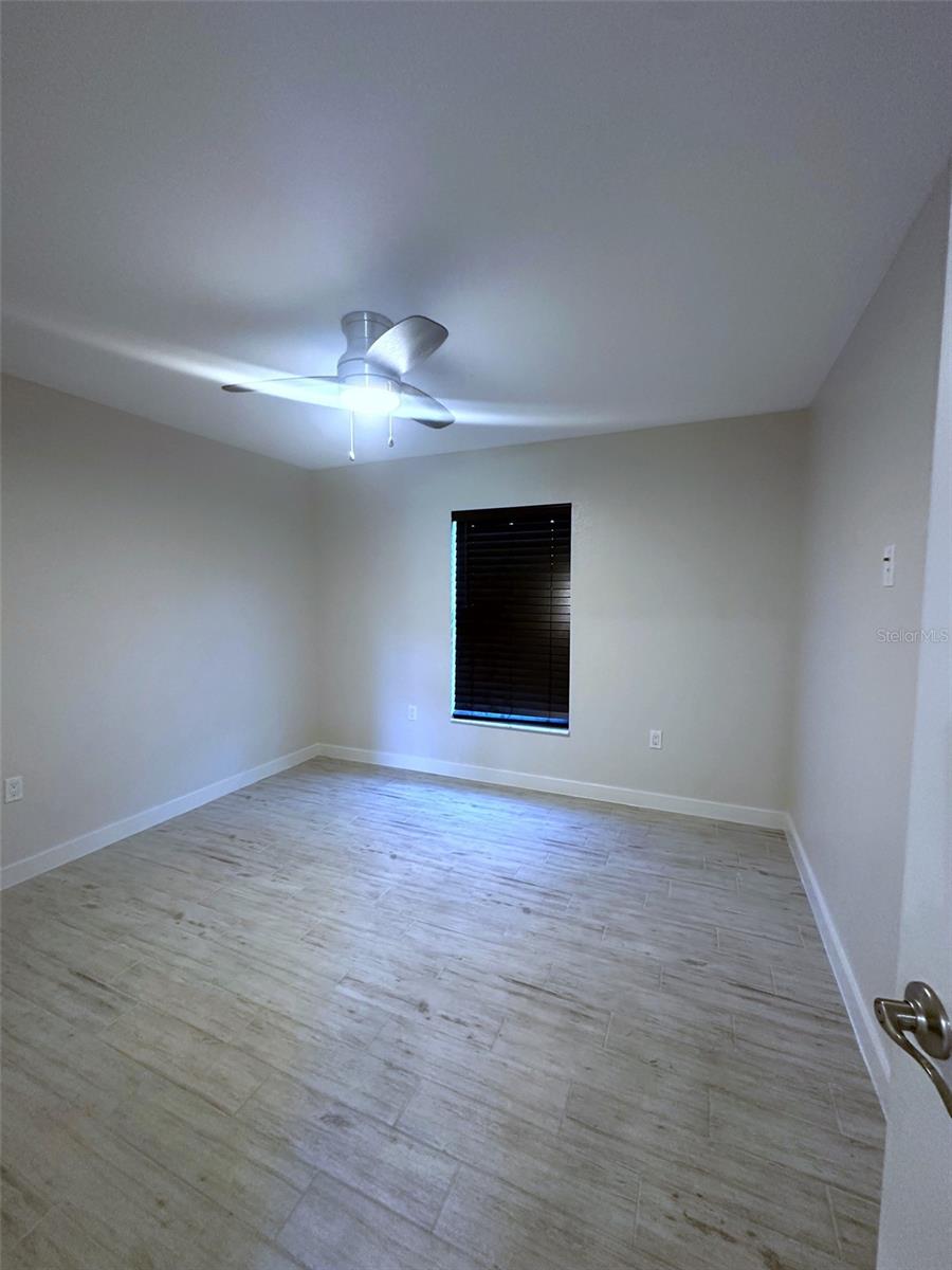 Image 4 of 9 For 334 Azalea Avenue Nw