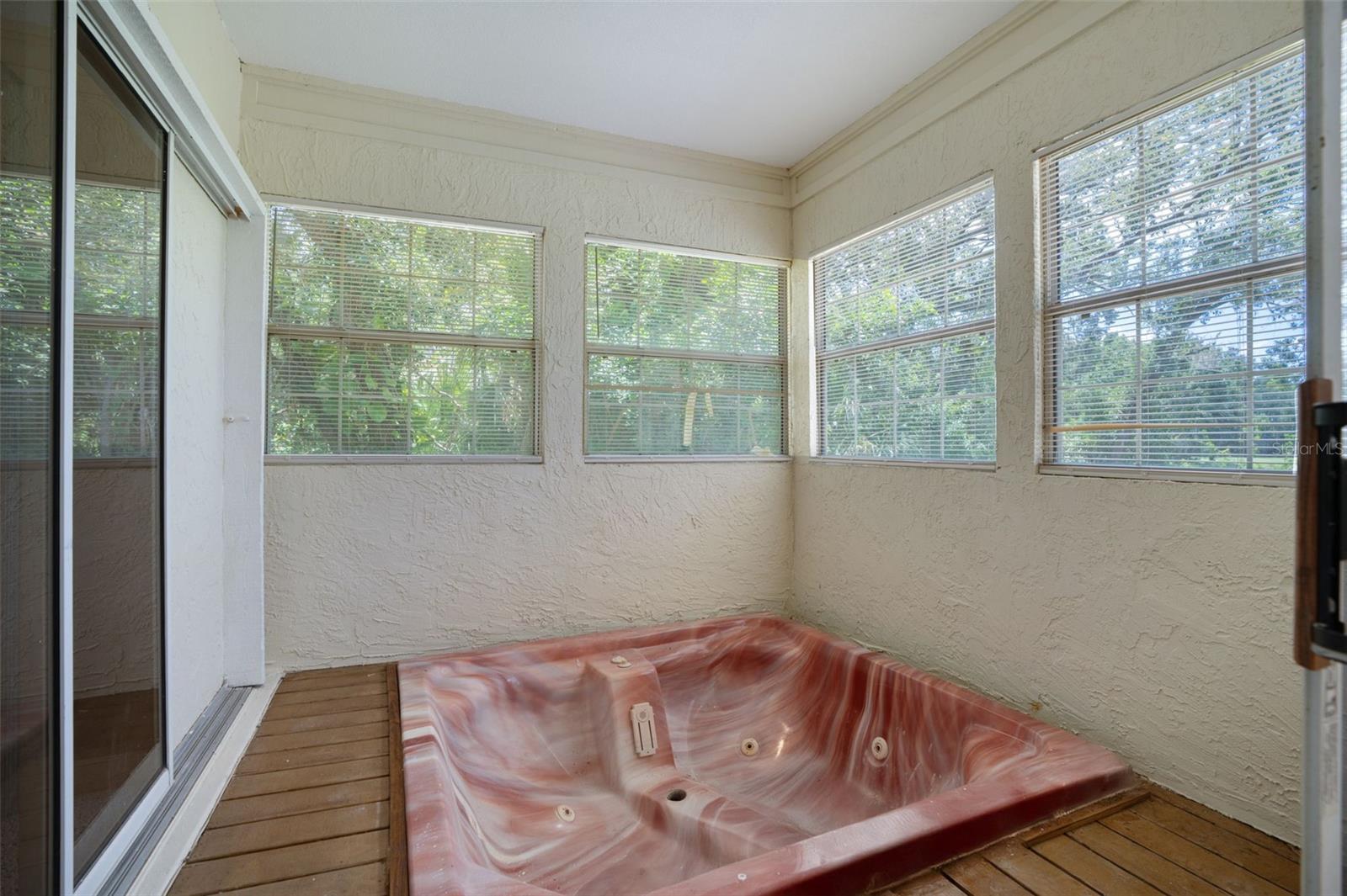 Image 16 of 35 For 6253 Muriwood Court