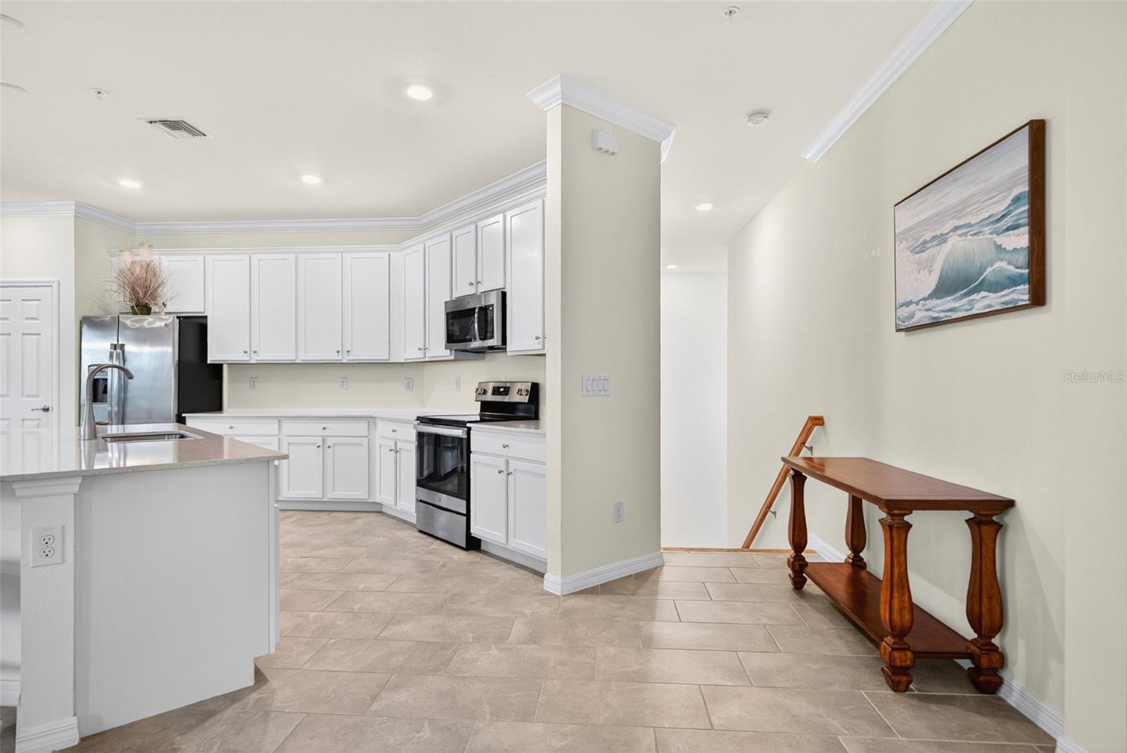 Image 19 of 91 For 10047 Crooked Creek Drive 201