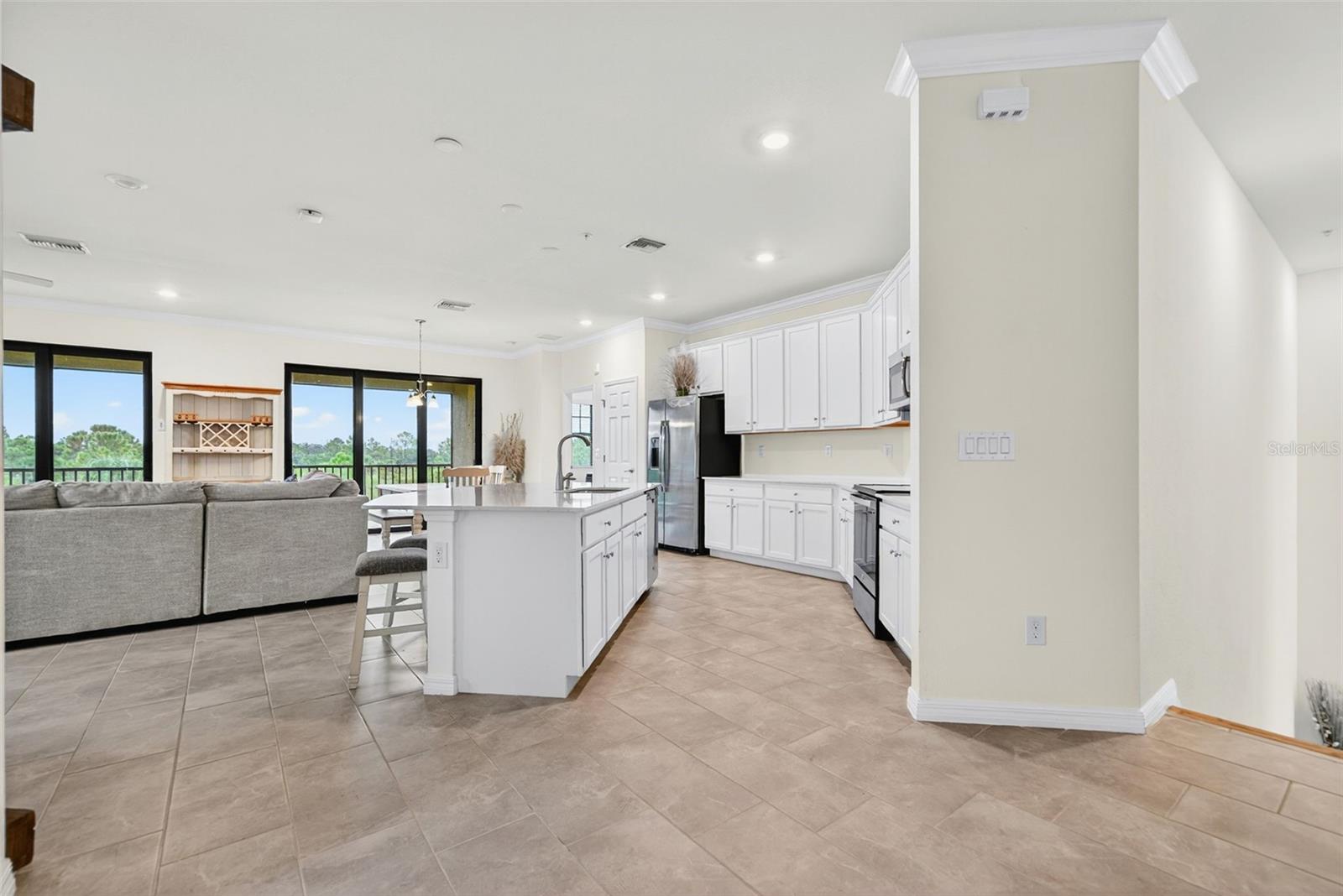 Image 20 of 91 For 10047 Crooked Creek Drive 201