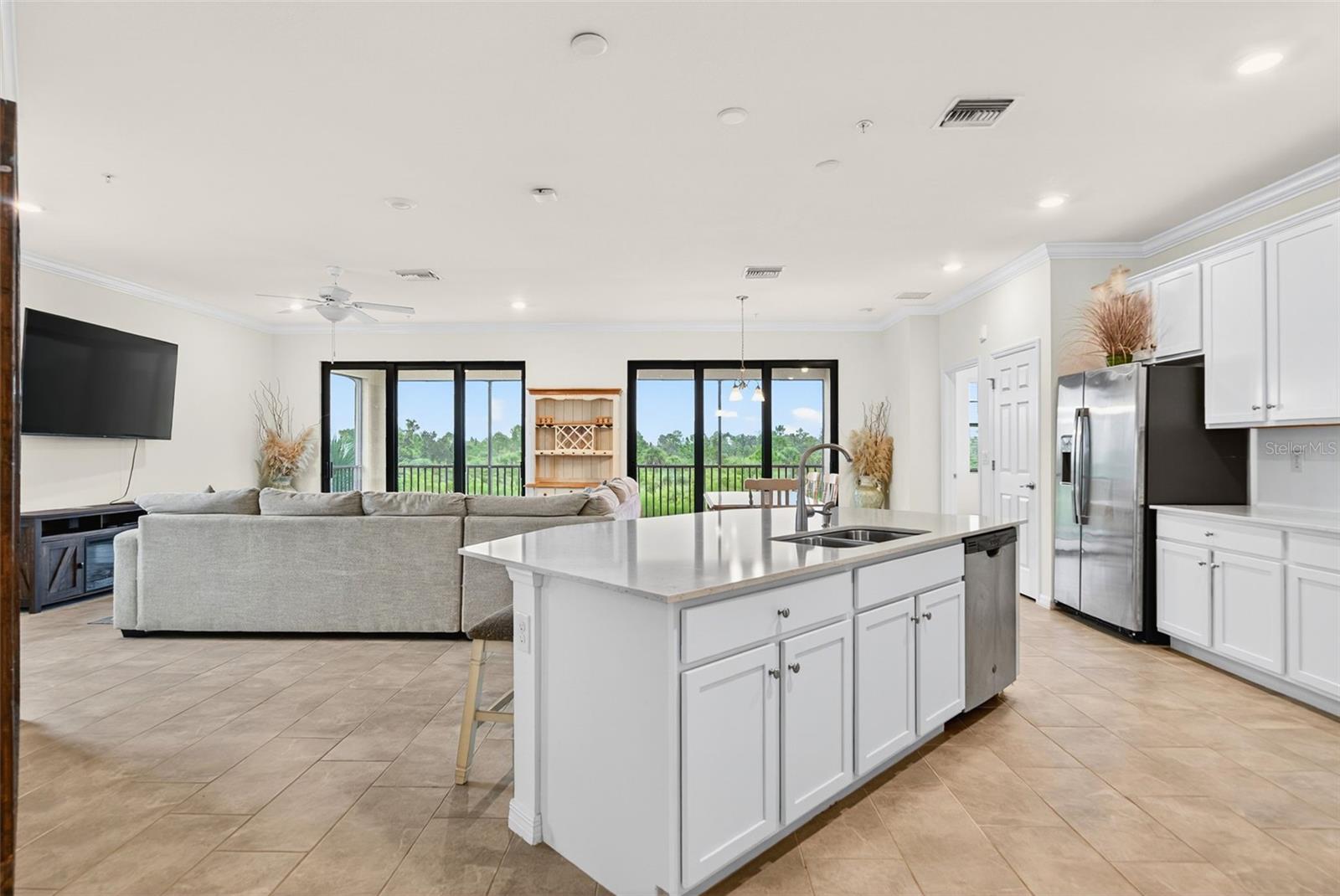 Image 22 of 91 For 10047 Crooked Creek Drive 201