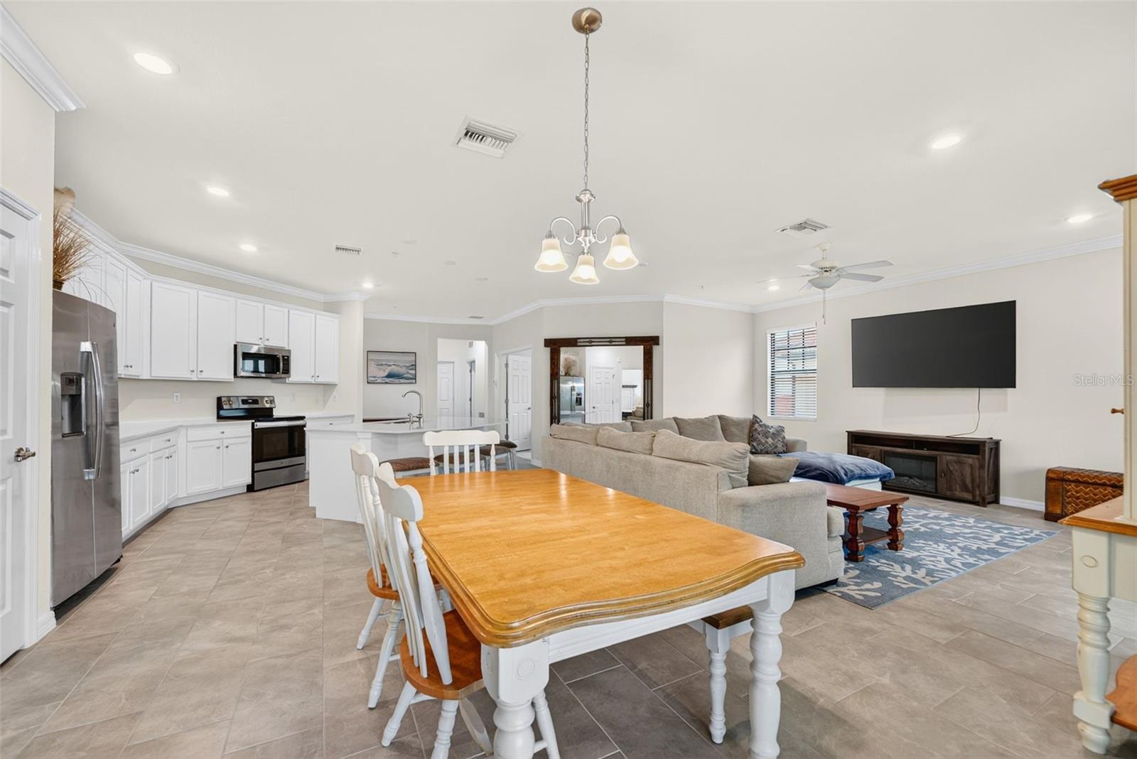 Image 29 of 91 For 10047 Crooked Creek Drive 201