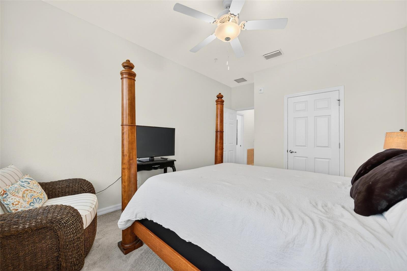 Image 50 of 91 For 10047 Crooked Creek Drive 201