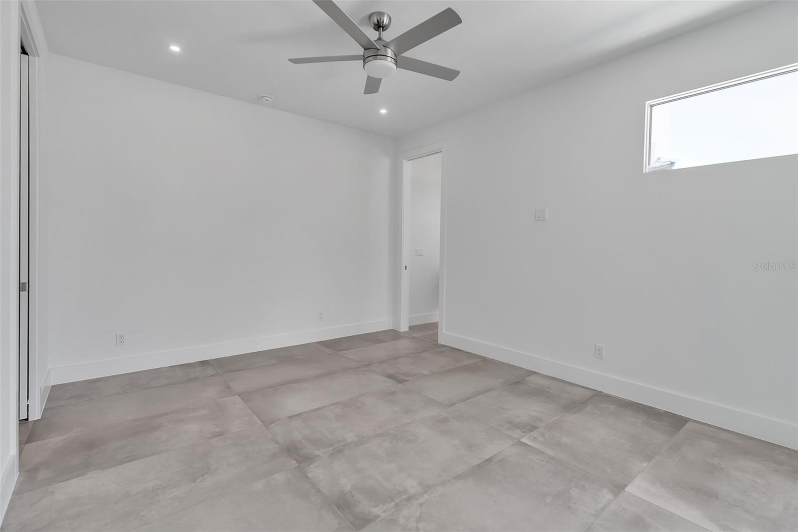 Image 41 of 61 For 2534 Grove Street