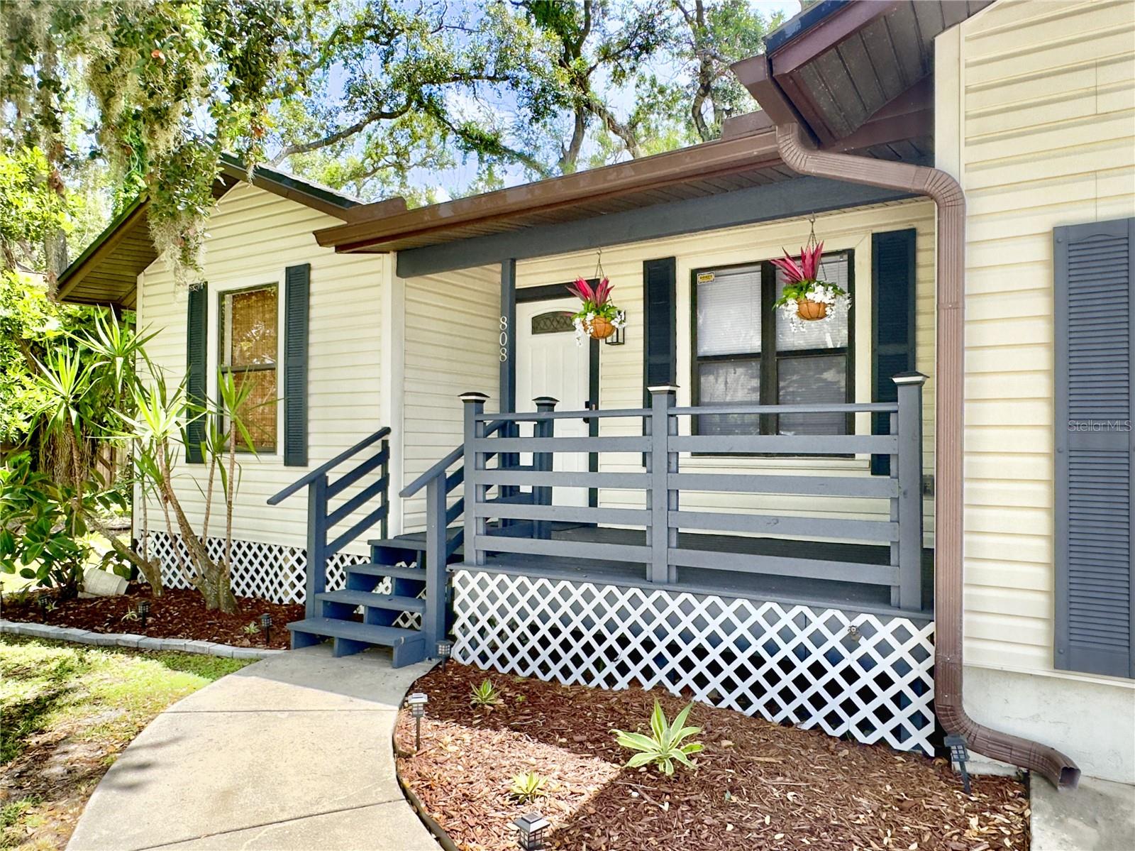 Image 3 of 52 For 808 44th Avenue E