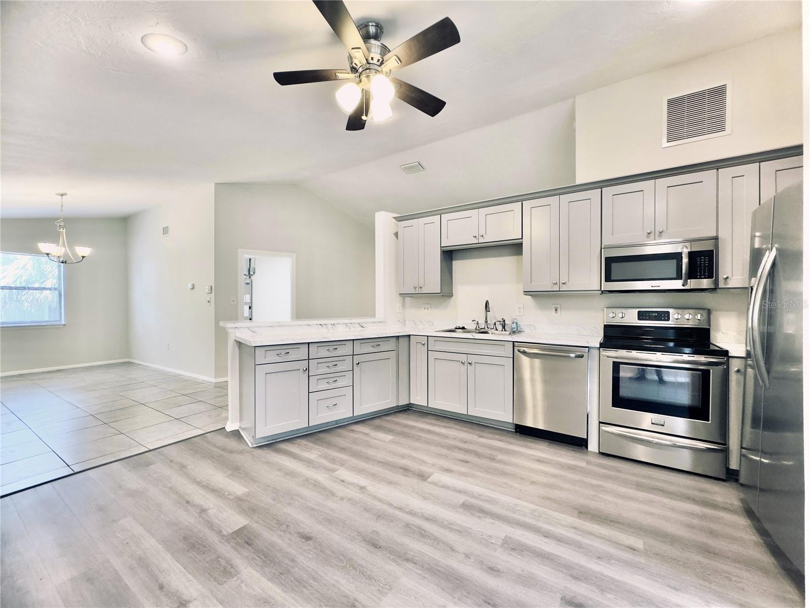 Image 30 of 52 For 808 44th Avenue E