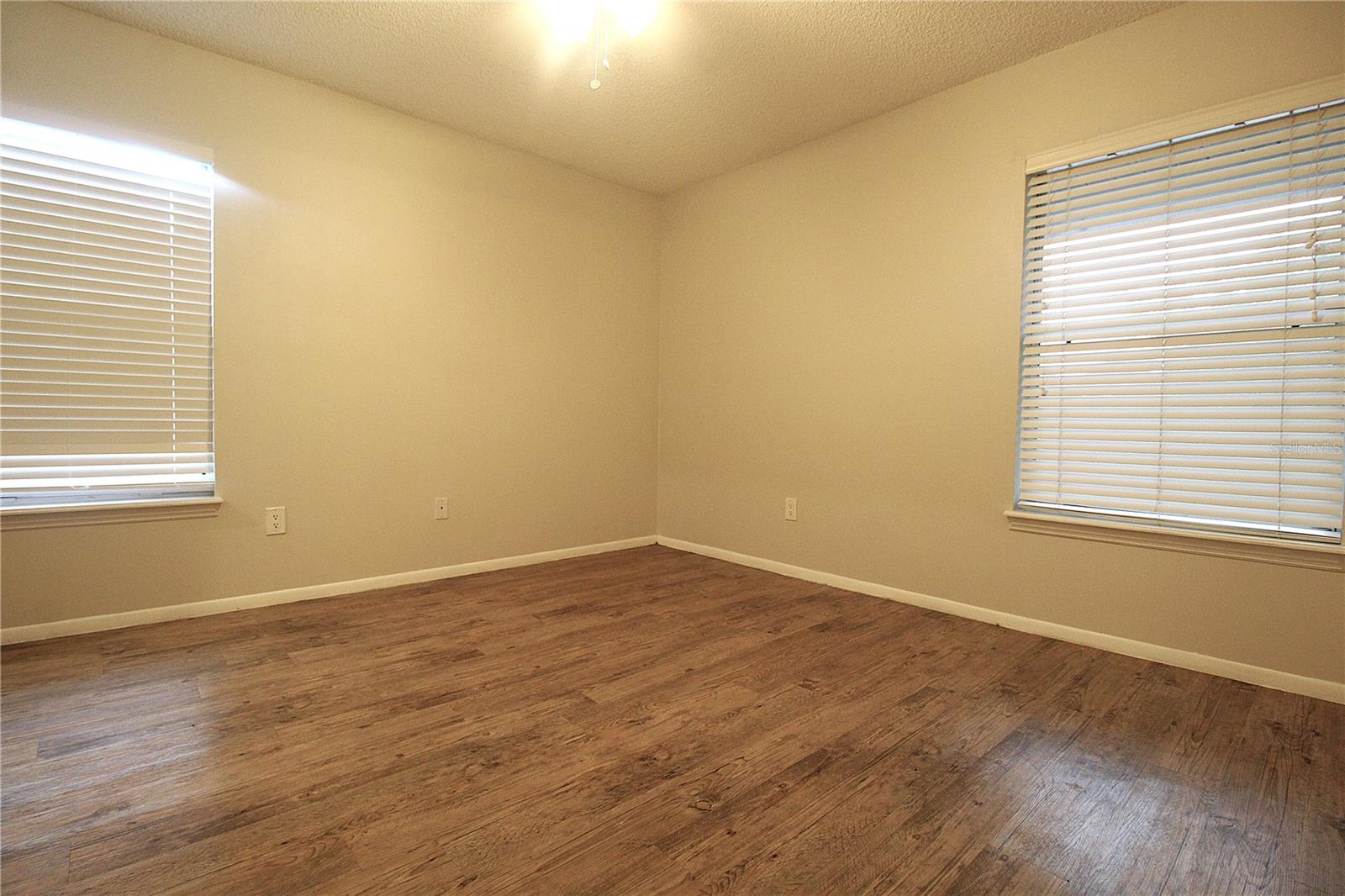 Image 7 of 19 For 8122 45th Court E 6