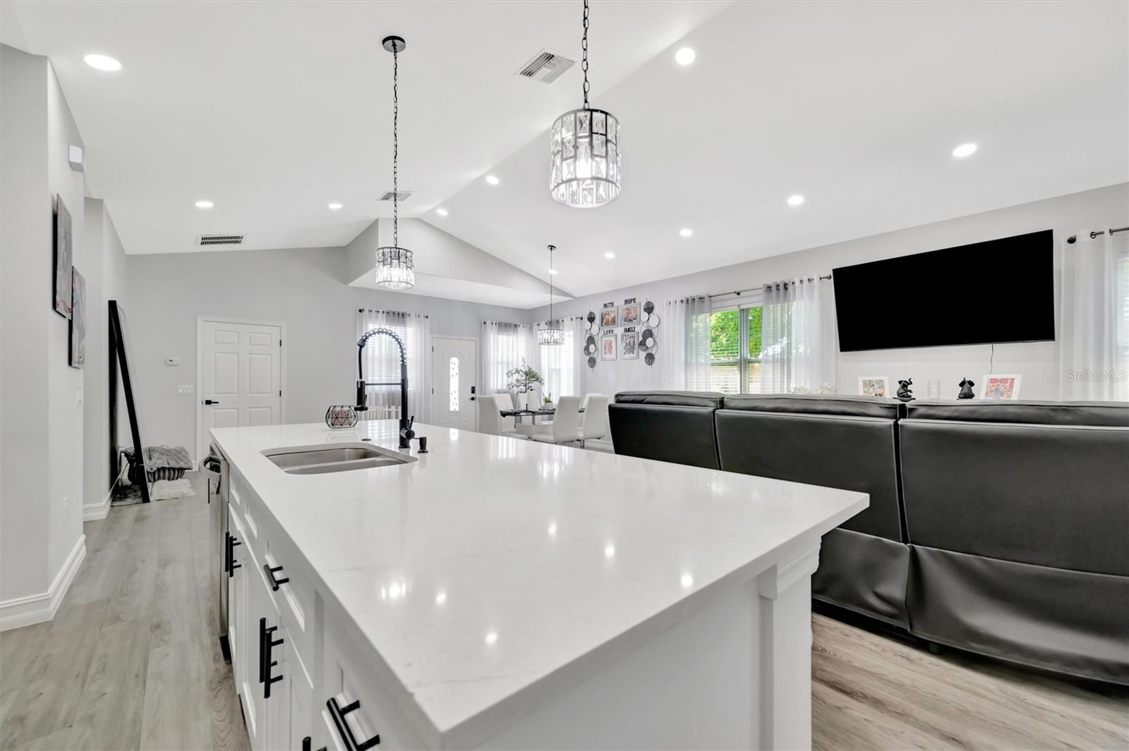 Image 18 of 54 For 2504 Florida Boulevard
