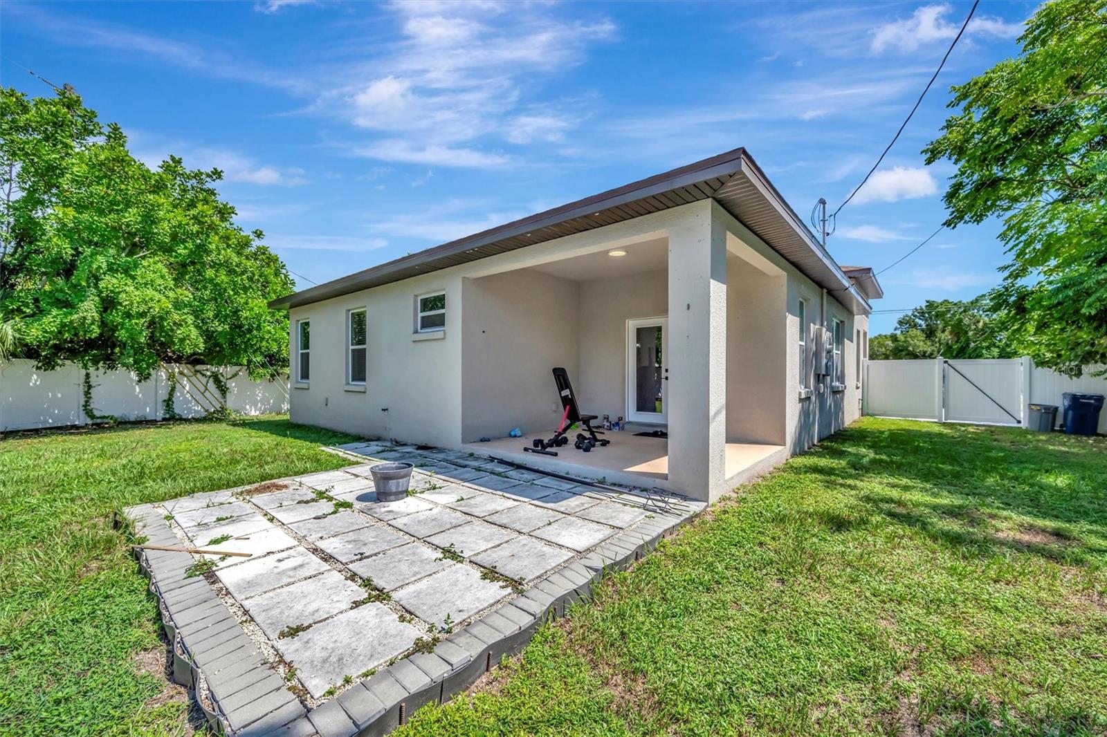 Image 40 of 54 For 2504 Florida Boulevard