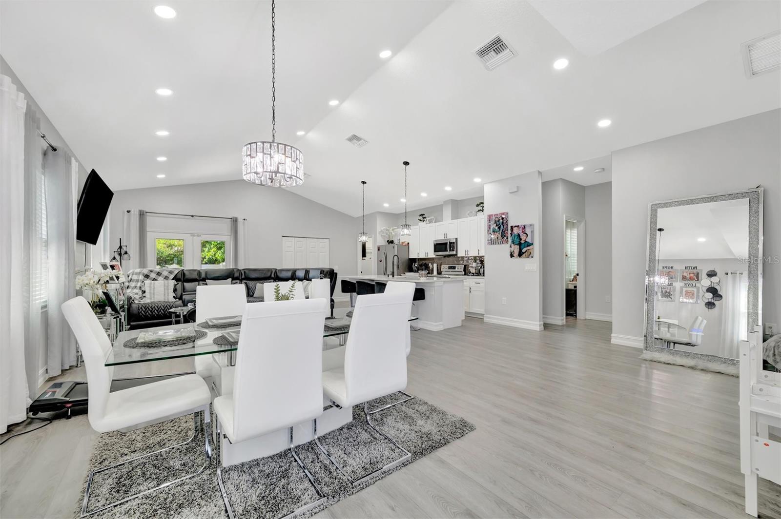 Image 6 of 54 For 2504 Florida Boulevard