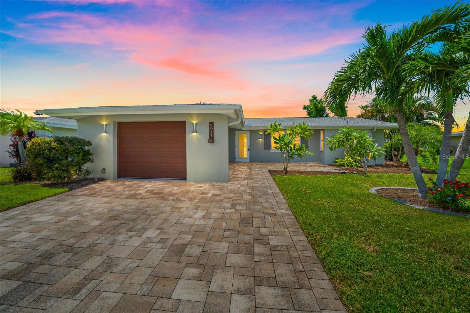 Details for 6841 Roxbury Drive, SARASOTA, FL 34231