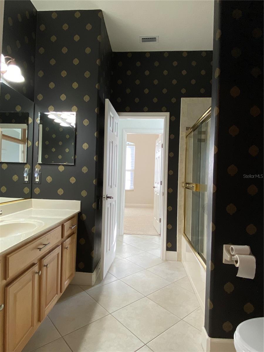 Image 20 of 39 For 3807 2nd Drive Ne