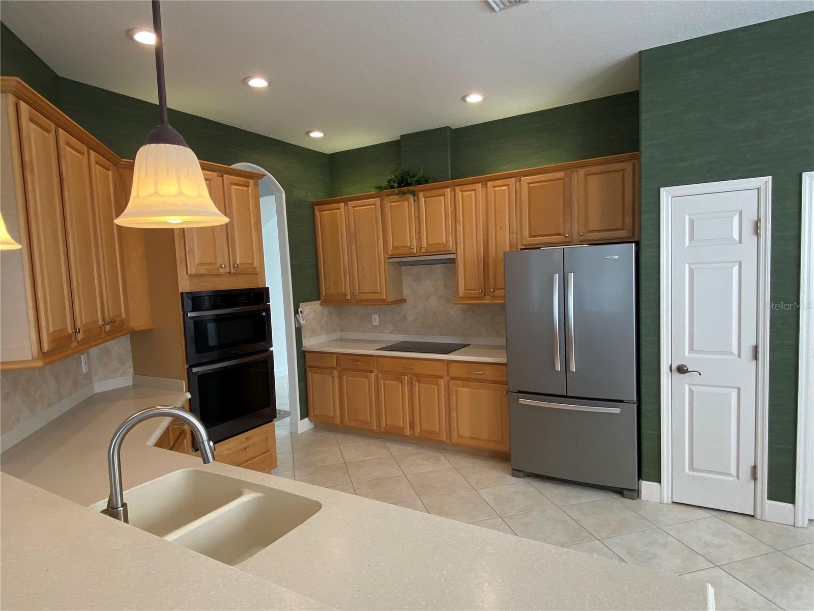 Image 30 of 39 For 3807 2nd Drive Ne
