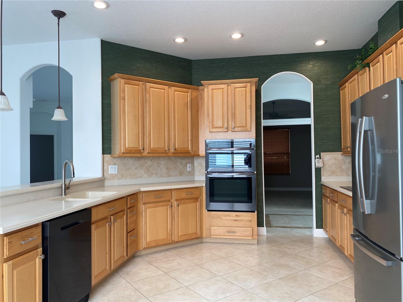 Image 31 of 39 For 3807 2nd Drive Ne
