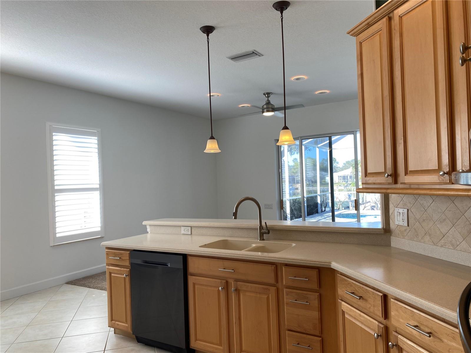 Image 32 of 39 For 3807 2nd Drive Ne
