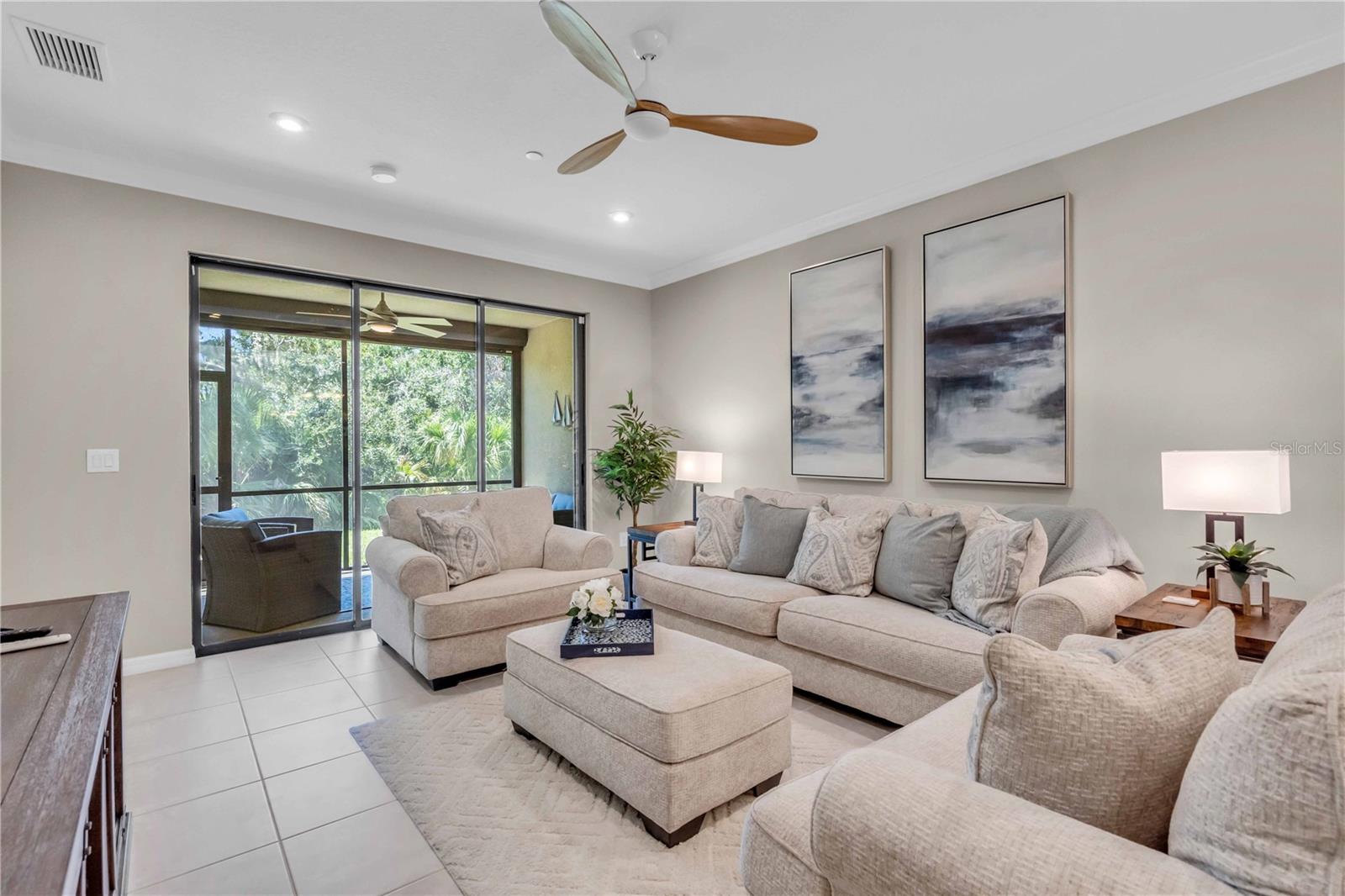 Image 17 of 46 For 12413 Osorio Court 101
