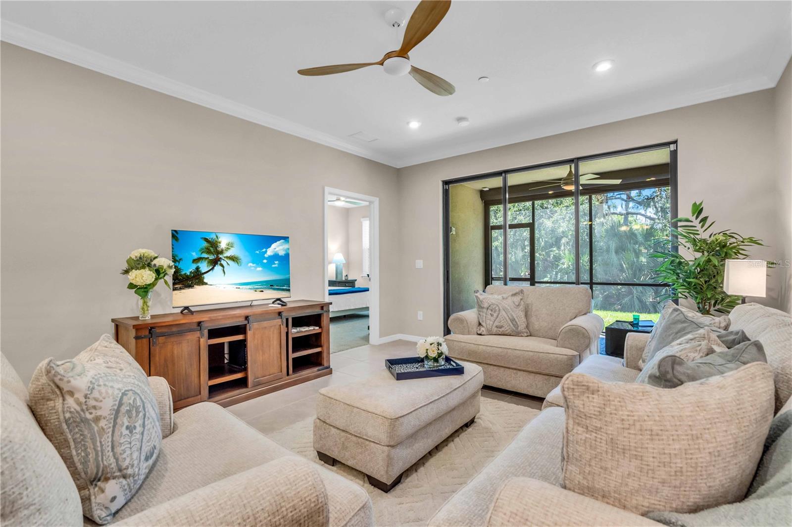 Image 18 of 46 For 12413 Osorio Court 101