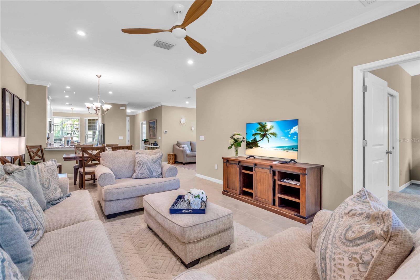 Image 19 of 46 For 12413 Osorio Court 101