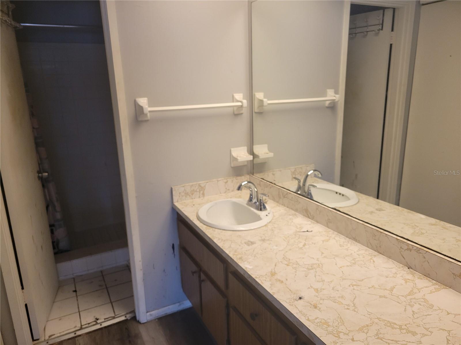 Image 8 of 11 For 927 Byron Lane 927