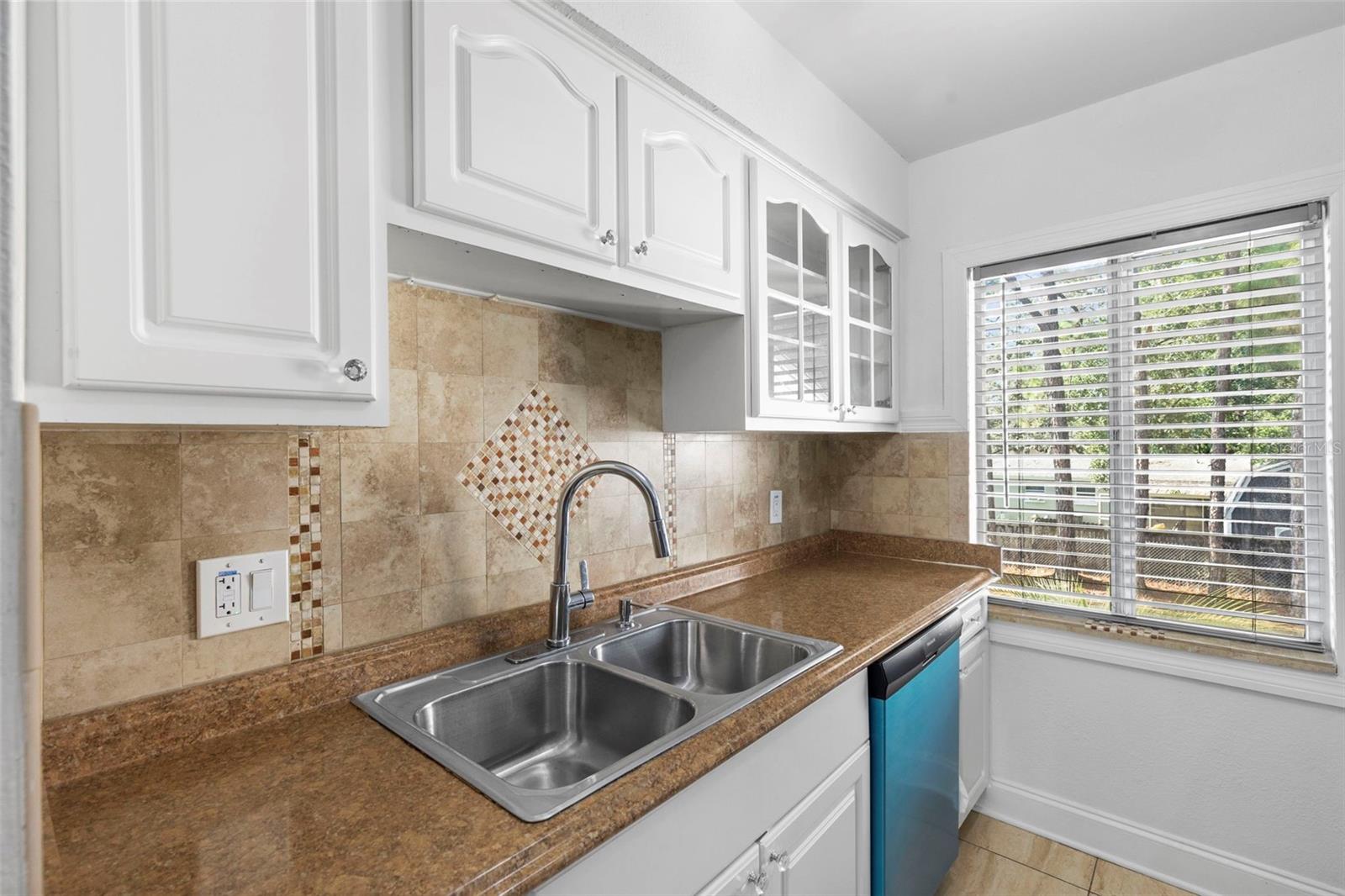 Image 13 of 47 For 7523 Pitch Pine Circle  184