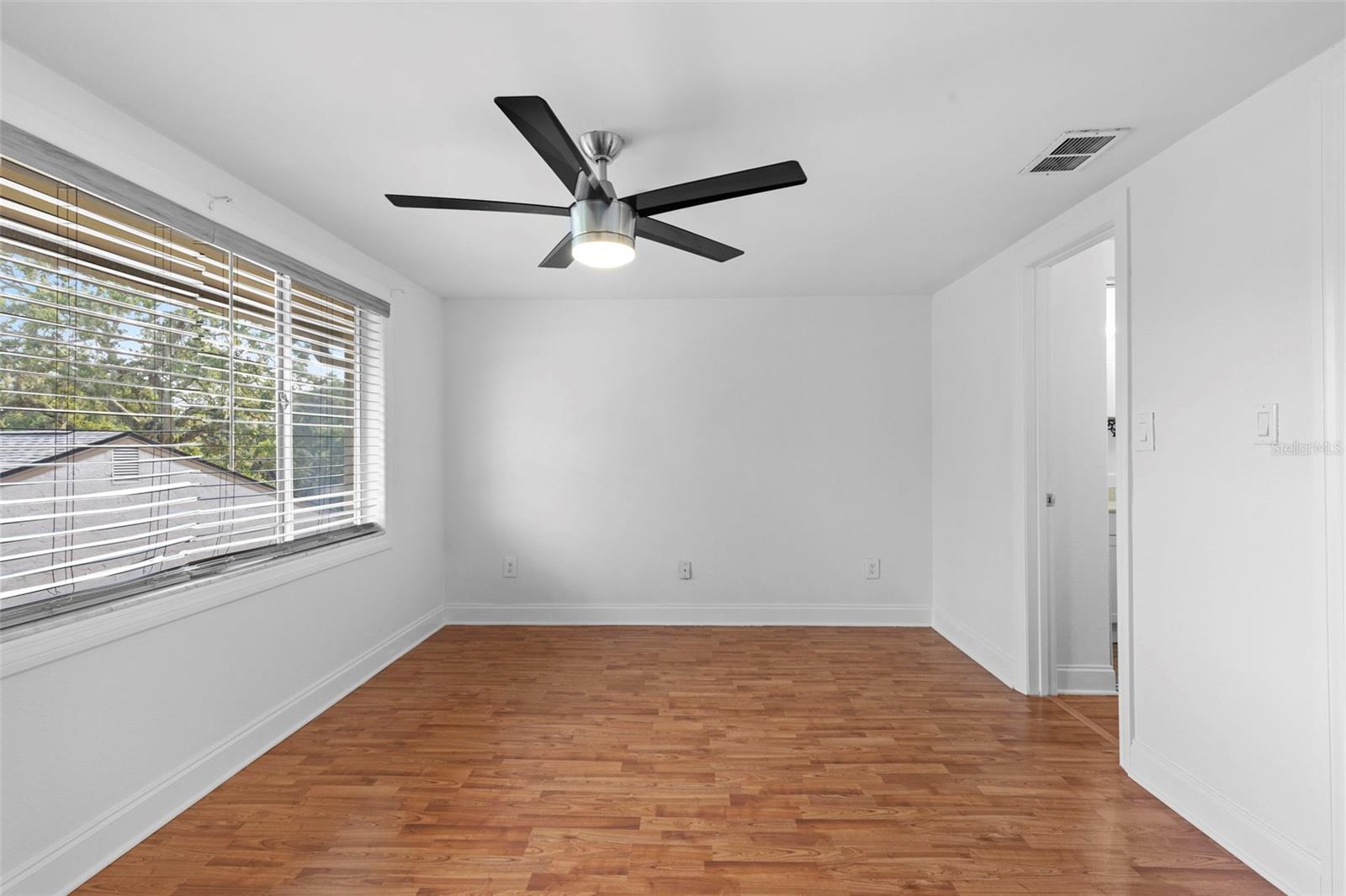 Image 22 of 47 For 7523 Pitch Pine Circle  184