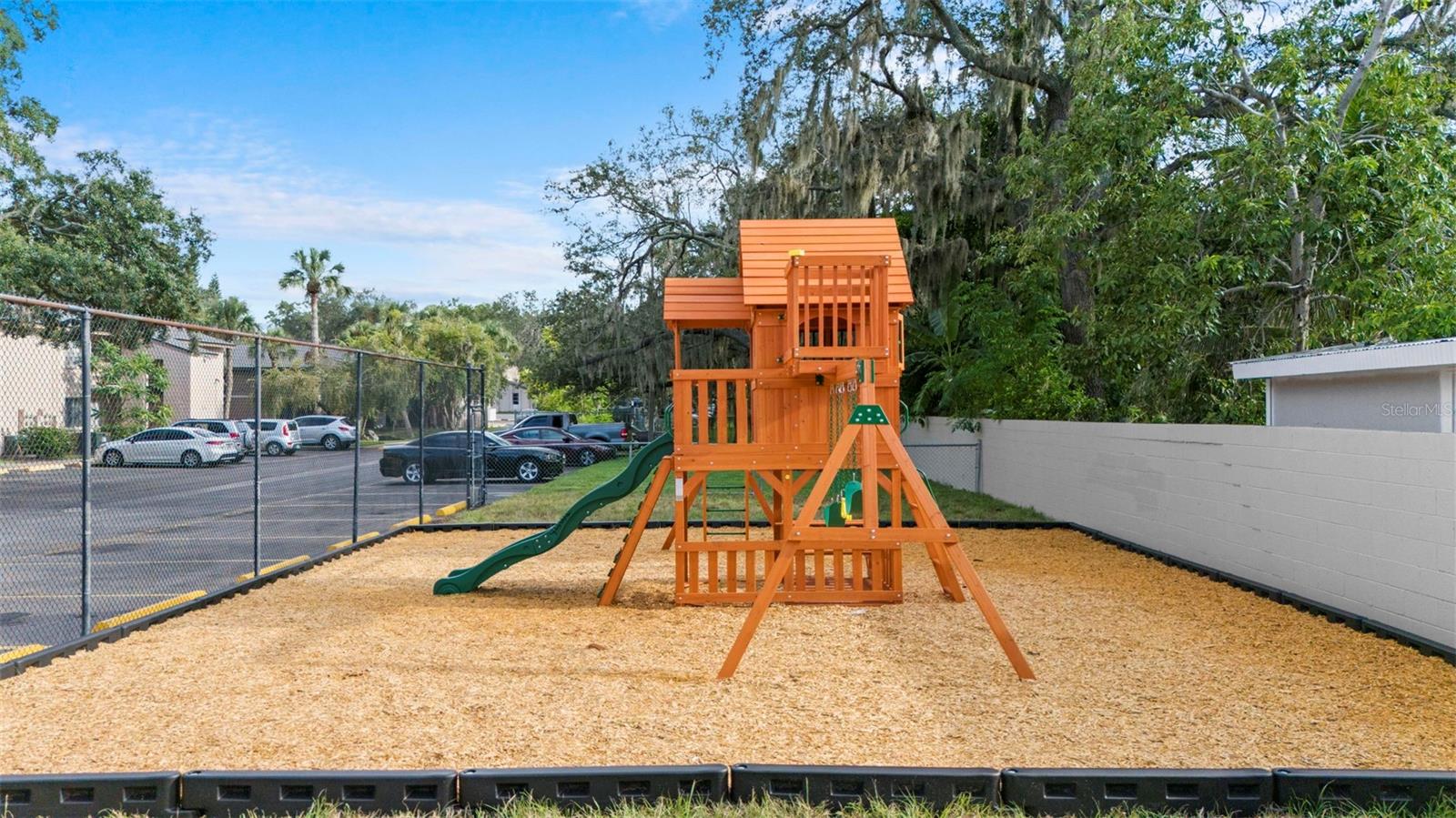 Image 39 of 47 For 7523 Pitch Pine Circle  184
