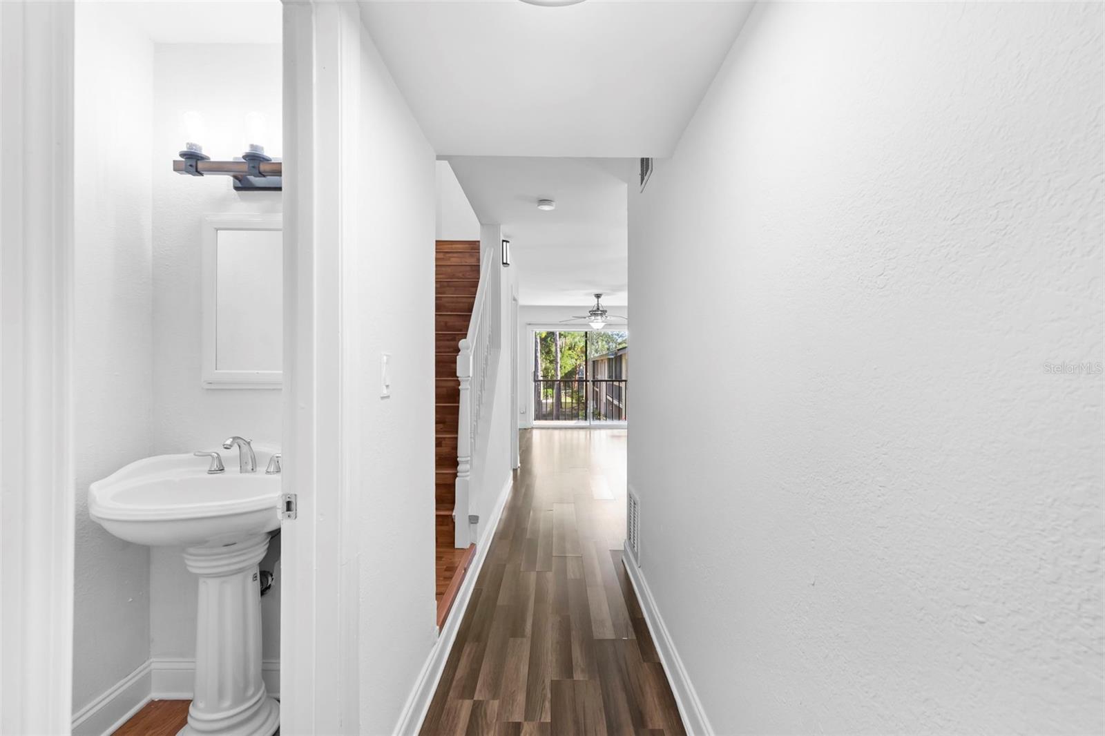 Image 4 of 47 For 7523 Pitch Pine Circle  184