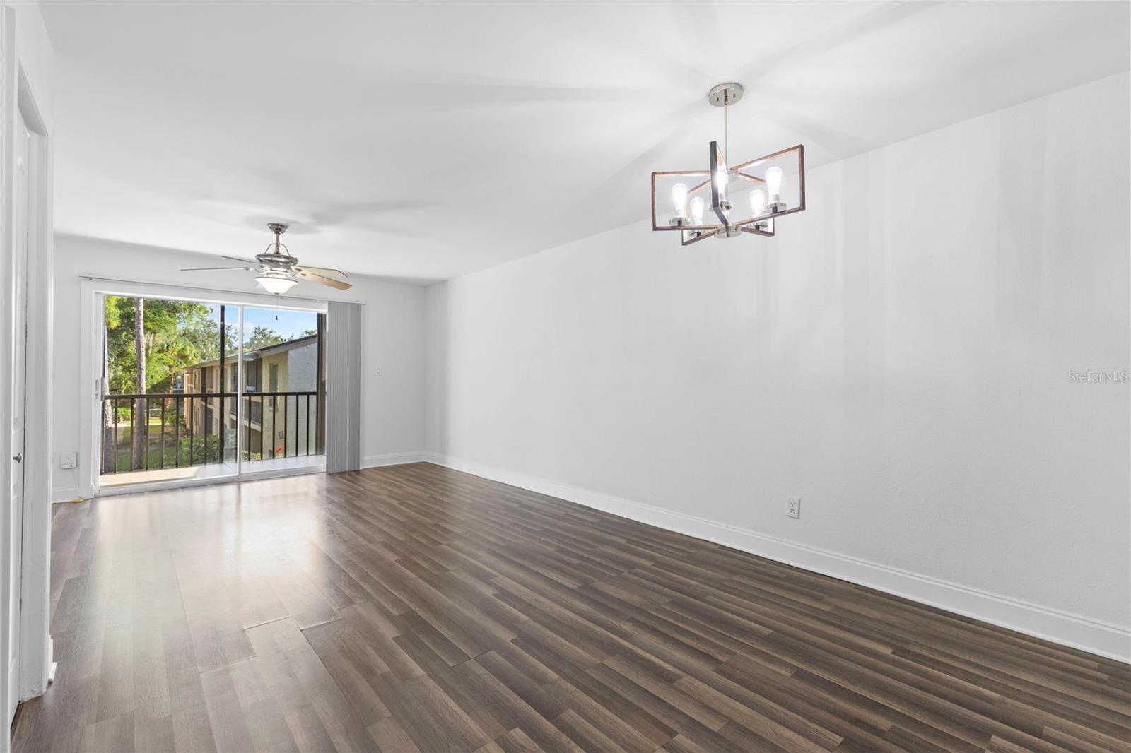 Image 6 of 47 For 7523 Pitch Pine Circle  184