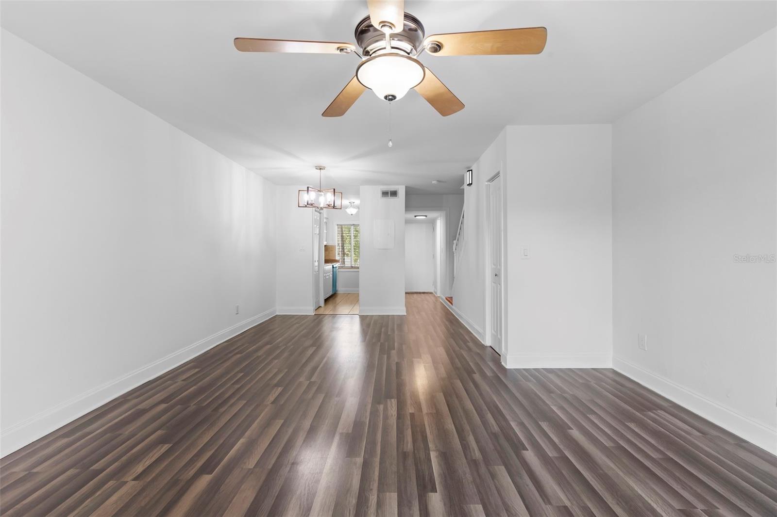 Image 8 of 47 For 7523 Pitch Pine Circle  184