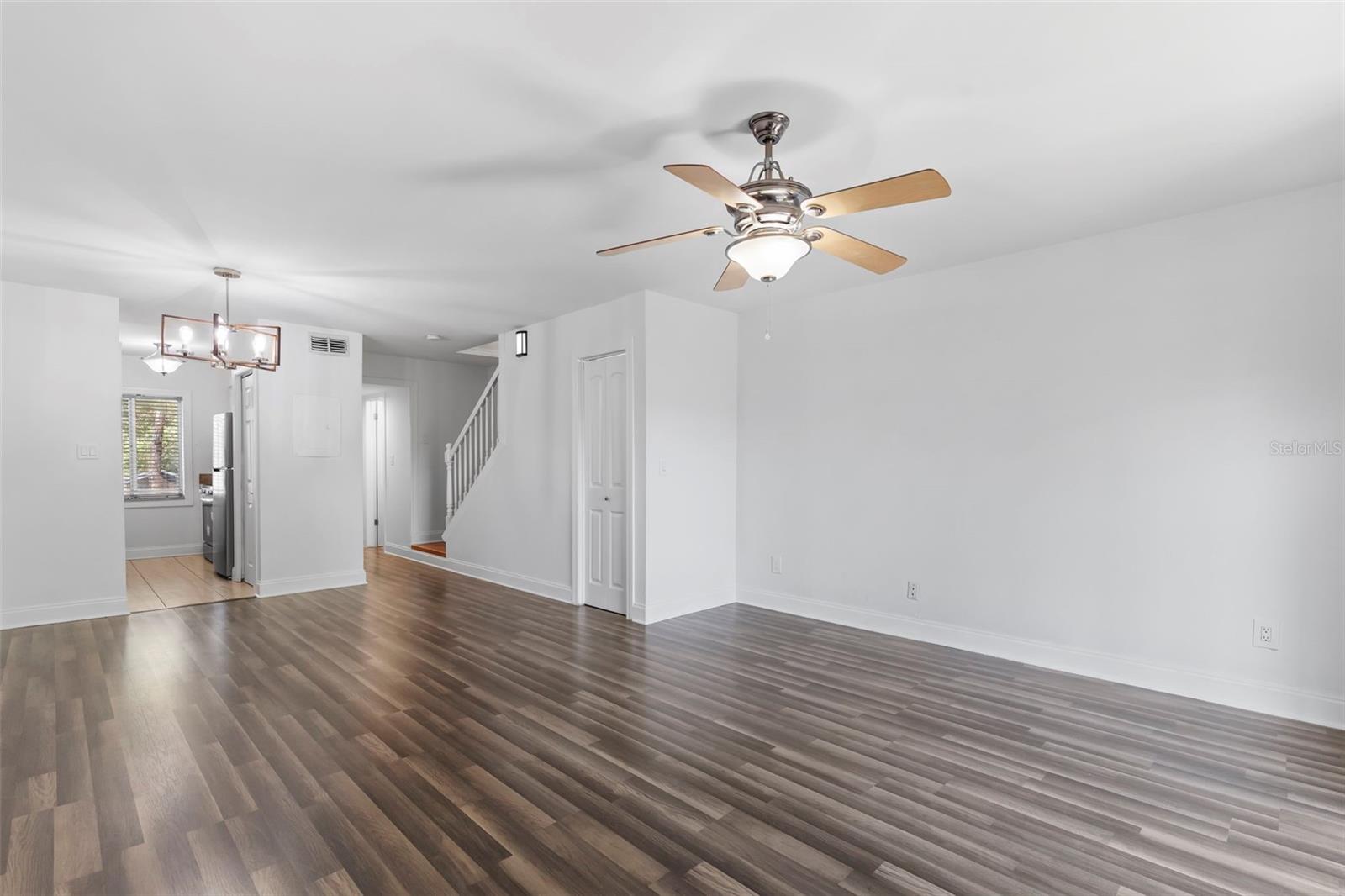 Image 9 of 47 For 7523 Pitch Pine Circle  184