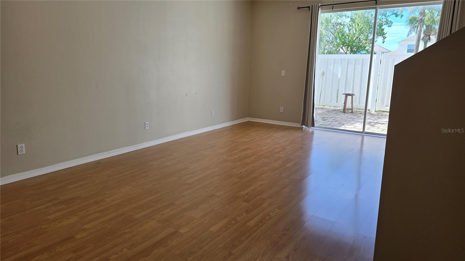 Image 10 of 32 For 3005 Palmetto Oak Drive 102